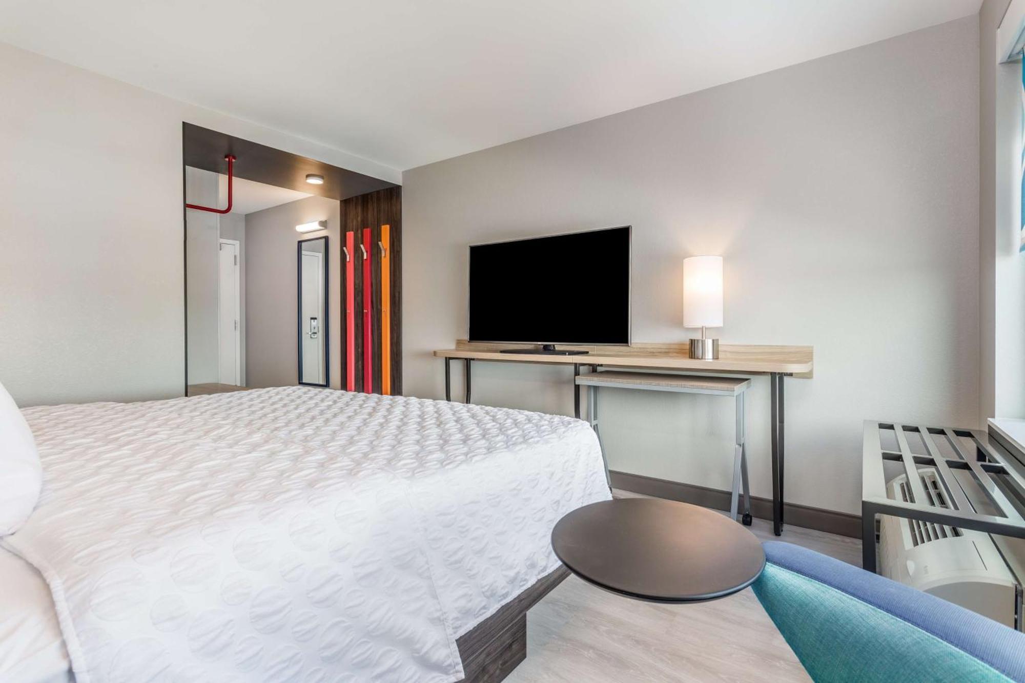 Tru By Hilton Madison West Hotel Bagian luar foto