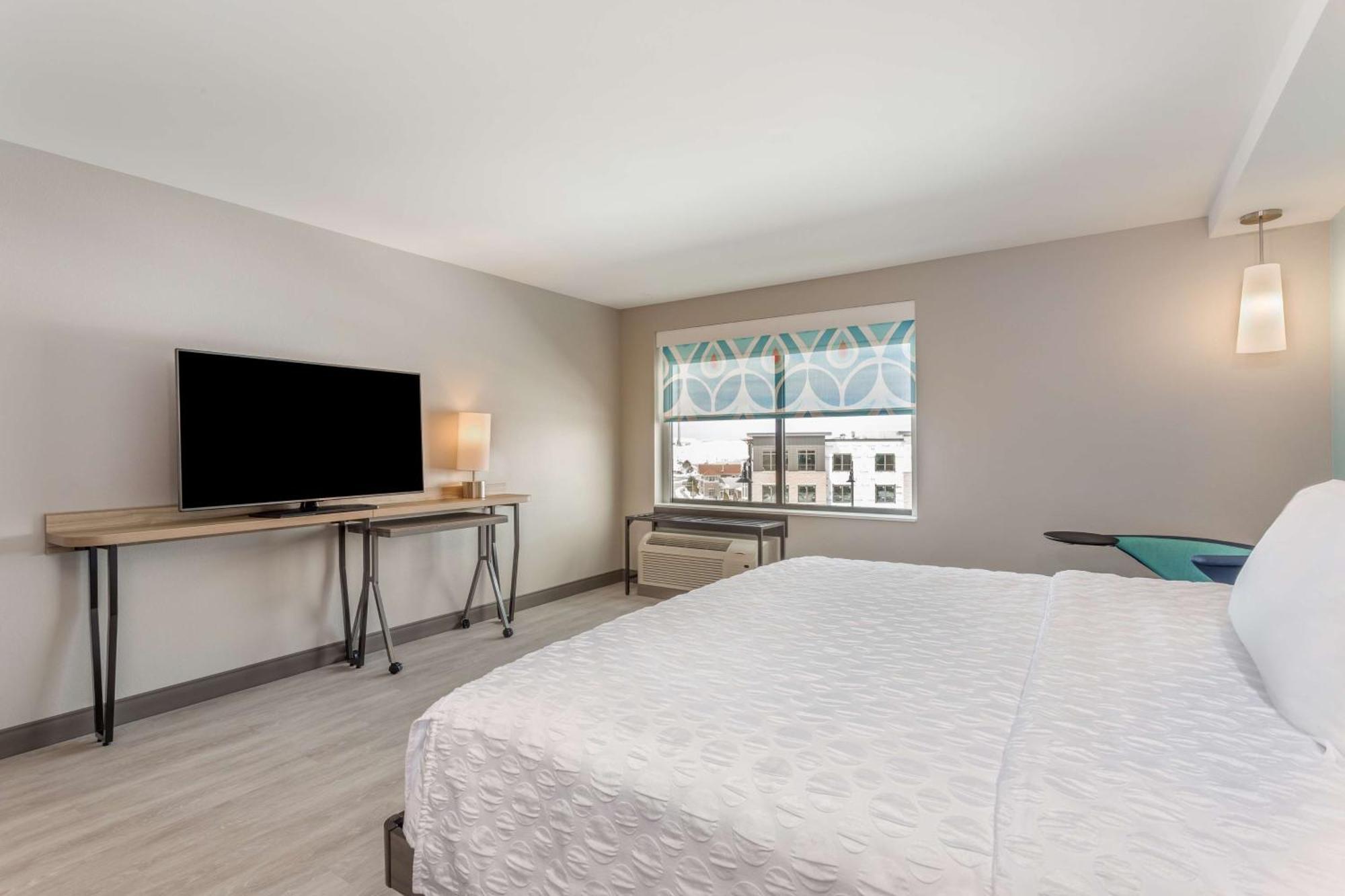Tru By Hilton Madison West Hotel Bagian luar foto