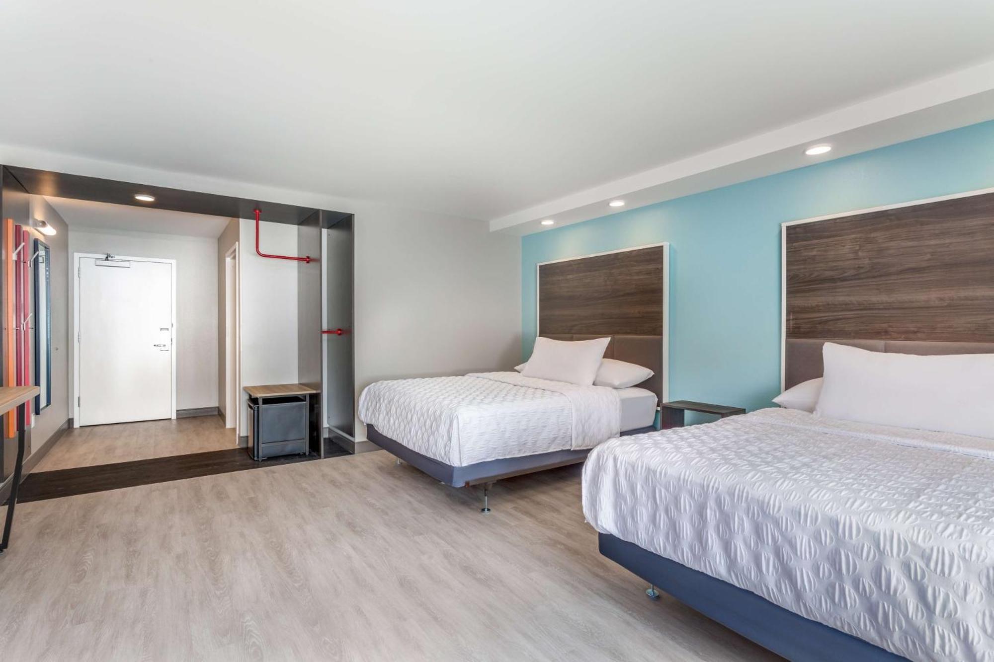 Tru By Hilton Madison West Hotel Bagian luar foto