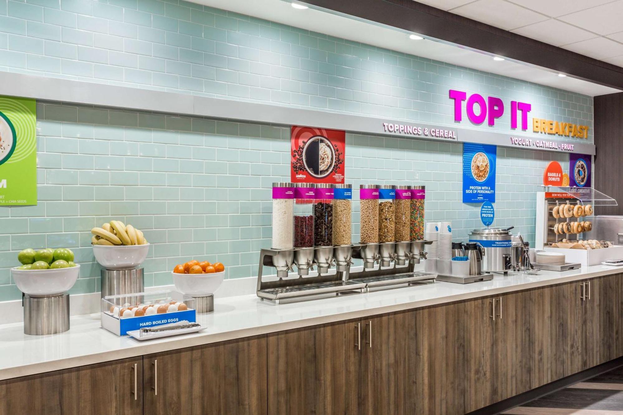 Tru By Hilton Madison West Hotel Bagian luar foto